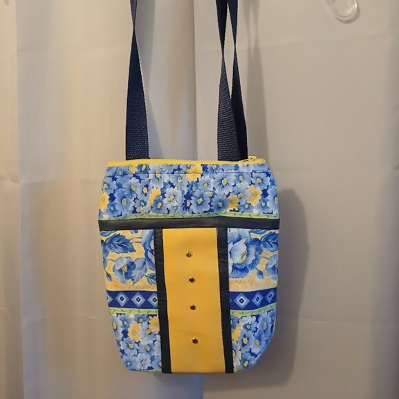 New Pleather trim Roses Crossbody Bag Purse Blue Yellow Zip Sling Travel bag - Picture 2 of 12